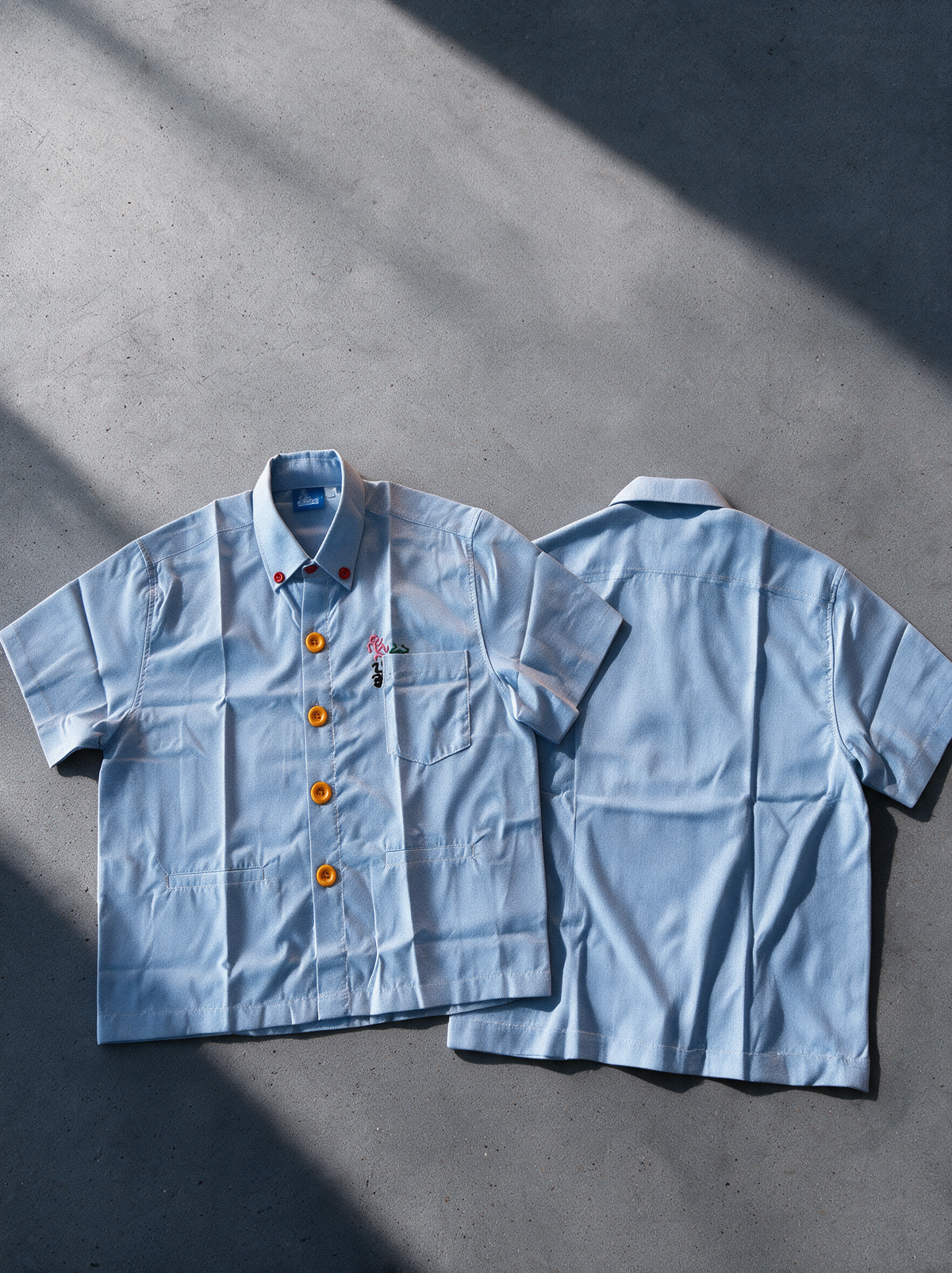 RUNNING MAN BUTTON-UP